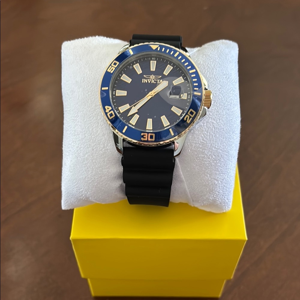 Invicta Men's Blue and Gold Watch